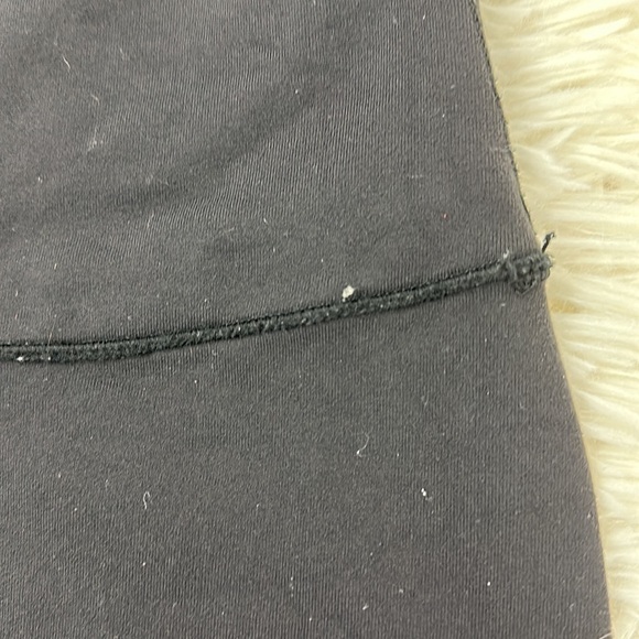 Lululemon Wunder Under Crop - Picture 3 of 7